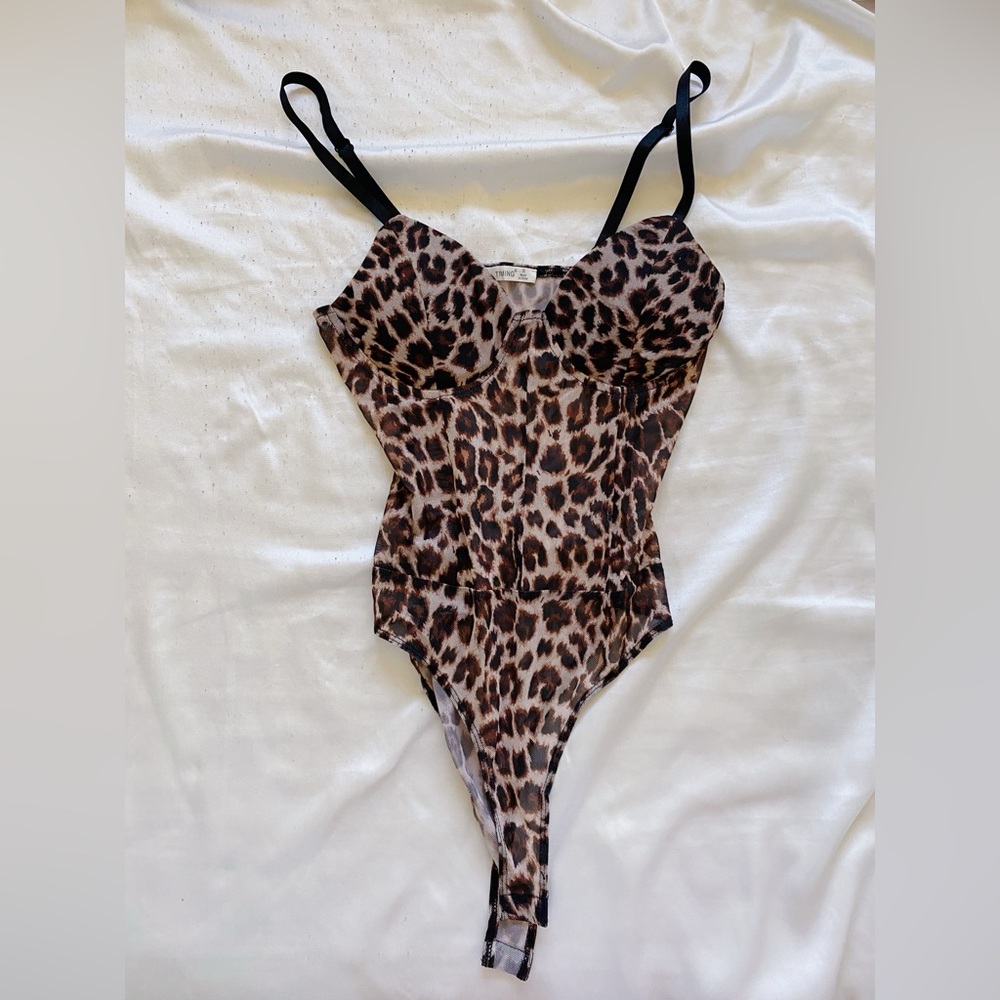 Leopard Print Bodysuit 🐆 Size S